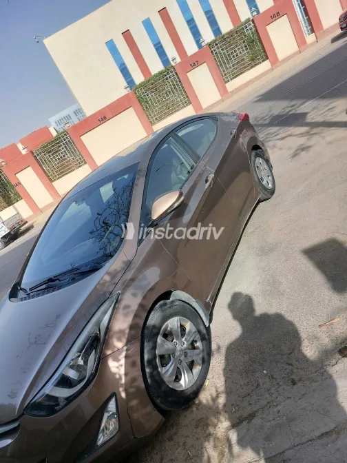 هيونداي إلنترا 2015 أبيض مستعملة للبيع - 6