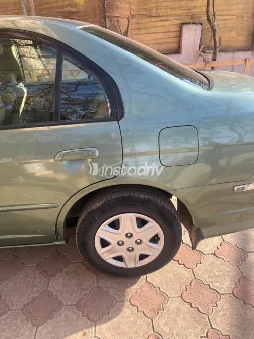 Honda Civic 2005 Green Used for Sale - 3