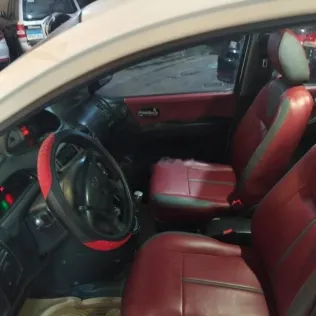 هيونداي ماتريكس 2001 أبيض مستعملة للبيع