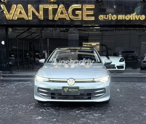 فولكس فاغن جولف 8 2025 فضي مستعملة للبيع - 1