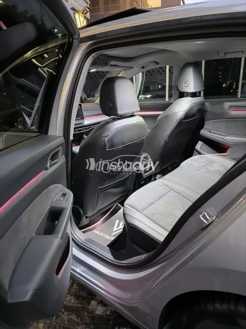 فولكس فاغن جولف 8 2025 فضي مستعملة للبيع - 10