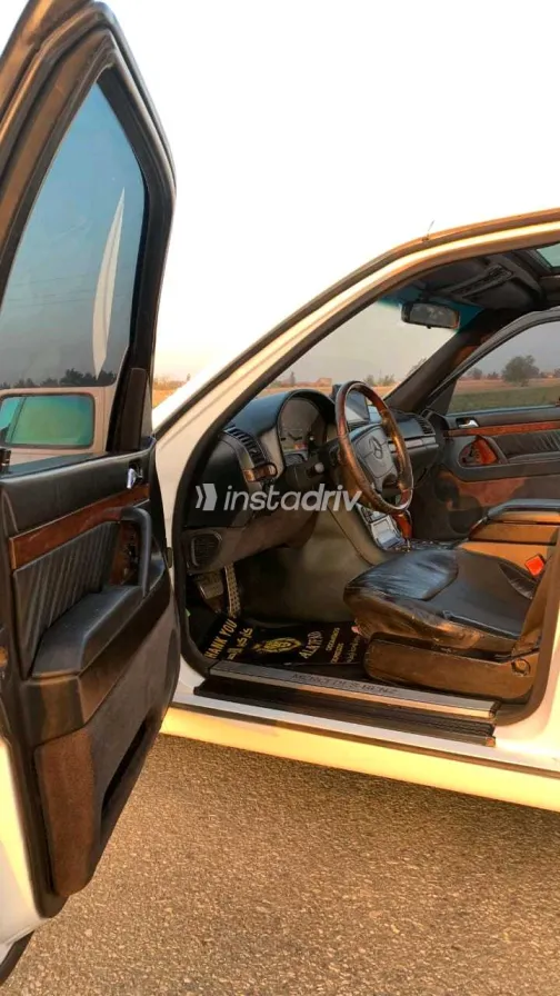 مرسيدس S 320 1993 أبيض مستعملة للبيع - 2