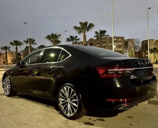 سكودا سوبيرب 2024 أسود مستعملة للبيع