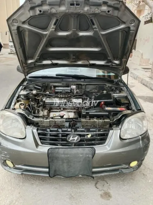 هيونداي فيرنا 2012 رمادي مستعملة للبيع - 2
