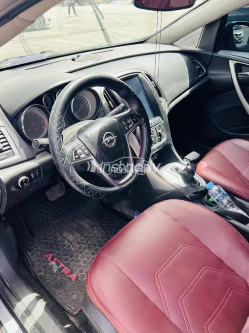 اوبل أسترا 2014 أسود مستعملة للبيع - 5