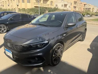 فيات تيبو 2022 رمادي غامق مستعملة للبيع