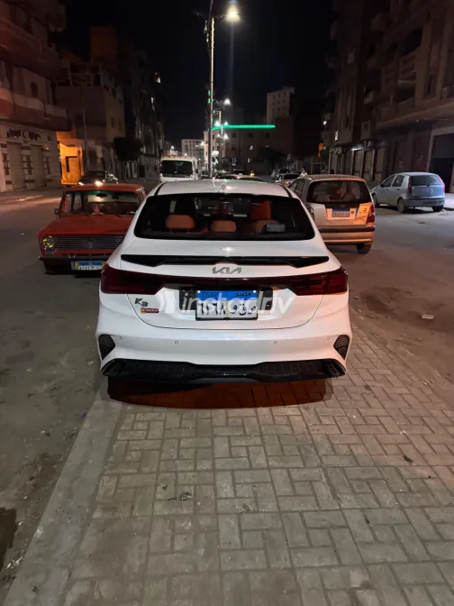 كيا K3 2023 أبيض مستعملة للبيع - 3