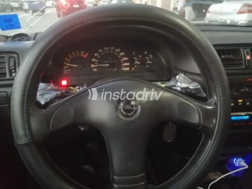 اوبل فيكترا 1995 أحمر مستعملة للبيع - 4