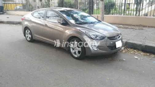 هيونداي إلنترا ام دى 2012 أبيض مستعملة للبيع - 4