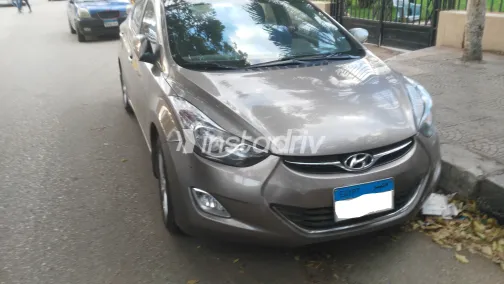 هيونداي إلنترا ام دى 2012 أبيض مستعملة للبيع - 9