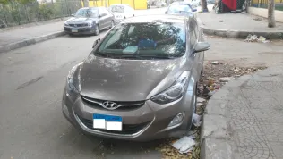 هيونداي إلنترا ام دى 2012 أبيض مستعملة للبيع