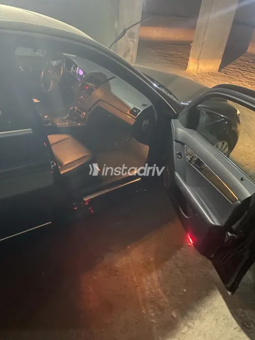 مرسيدس C 200 2009 أبيض مستعملة للبيع - 1