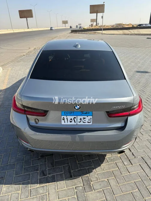 بي ام دبليو 320 2025 أبيض مستعملة للبيع - 2