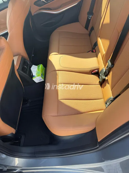 بي ام دبليو 320 2025 أبيض مستعملة للبيع - 3