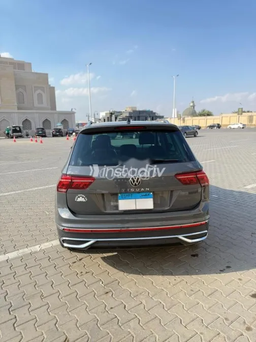 فولكس فاغن تيجون 2022 رمادي مستعملة للبيع - 7