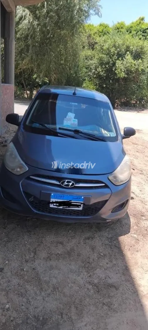 هيونداي I10 2017 أزرق غامق مستعملة للبيع - 1