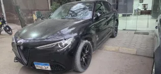 الفاروميو ستلفيو 2021 أبيض مستعملة للبيع