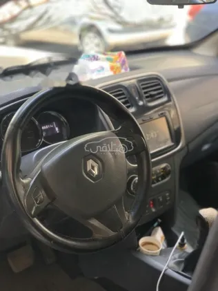 رينو لوجان 2016 أسود مستعملة للبيع