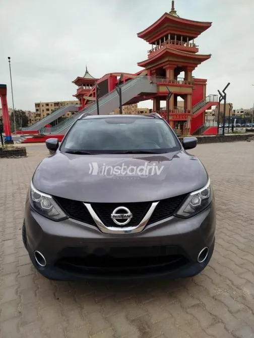 نيسان قشقاي 2017 أبيض مستعملة للبيع - 1