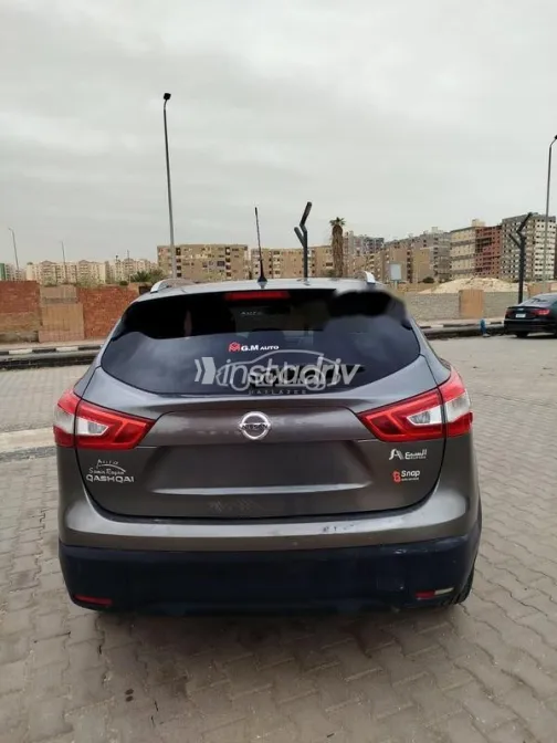 نيسان قشقاي 2017 أبيض مستعملة للبيع - 2