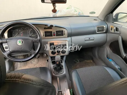 سكودا اوكتافيا A4 1998 أسود مستعملة للبيع - 4