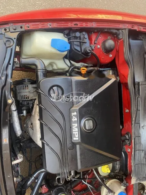 Seat Cordoba 2002 Red Used for Sale - 4