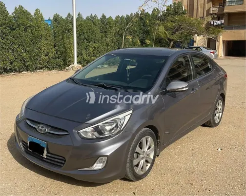 هيونداي اكسنت RB 2017 رمادي غامق مستعملة للبيع - 2