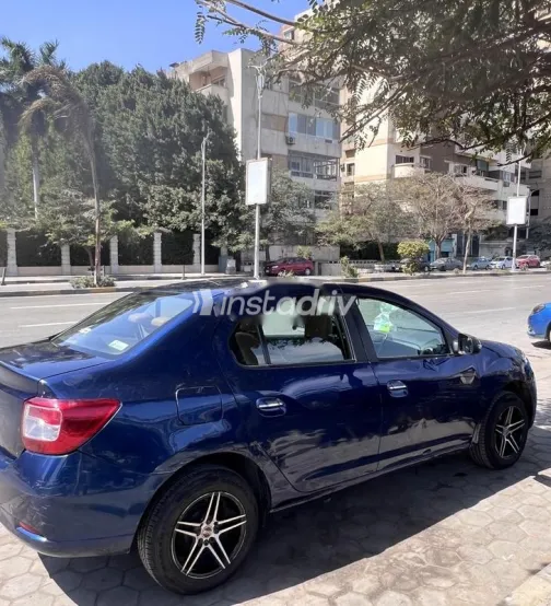 رينو لوجان 2017 أزرق غامق مستعملة للبيع - 3