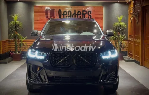 بي ام دبليو X4 2025 أزرق غامق مستعملة للبيع - 1