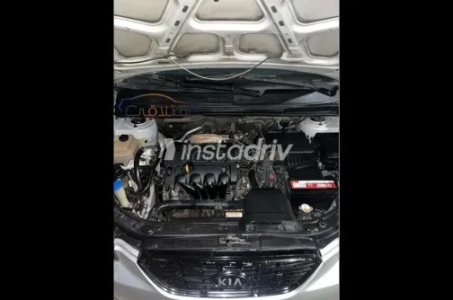 كيا كارينز 2011 فضي مستعملة للبيع - 7