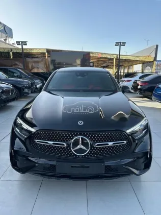 مرسيدس GLC 300 2024 أسود مستعملة للبيع