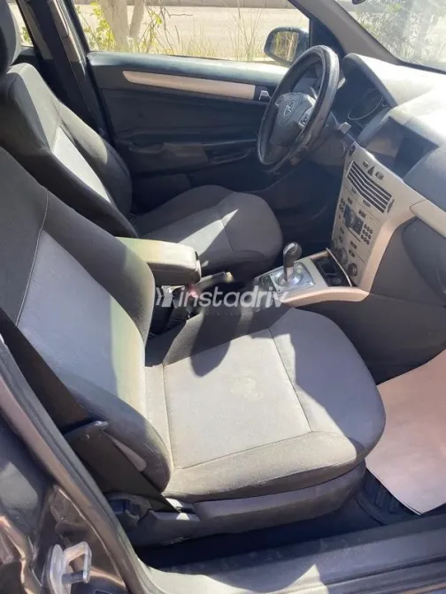 اوبل أسترا 2008 رمادي مستعملة للبيع - 4