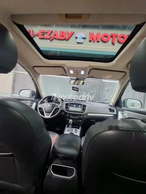 جيلي امجراند X7 2019 أبيض مستعملة للبيع - 4