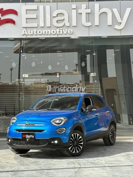 فيات 500 X 2024 أزرق غامق مستعملة للبيع - 2