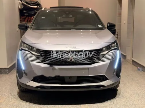 بيجو 3008 2023 فضي مستعملة للبيع - 3