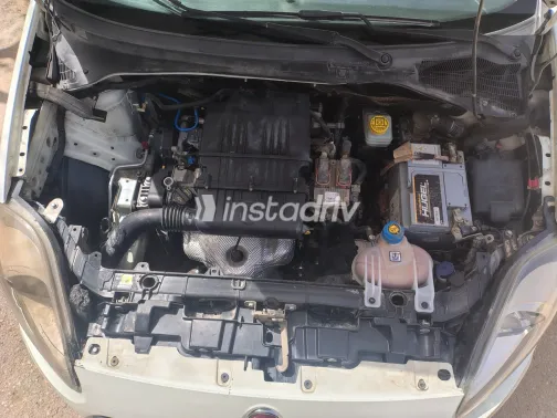 فيات بونتو 2017 أبيض مستعملة للبيع - 1