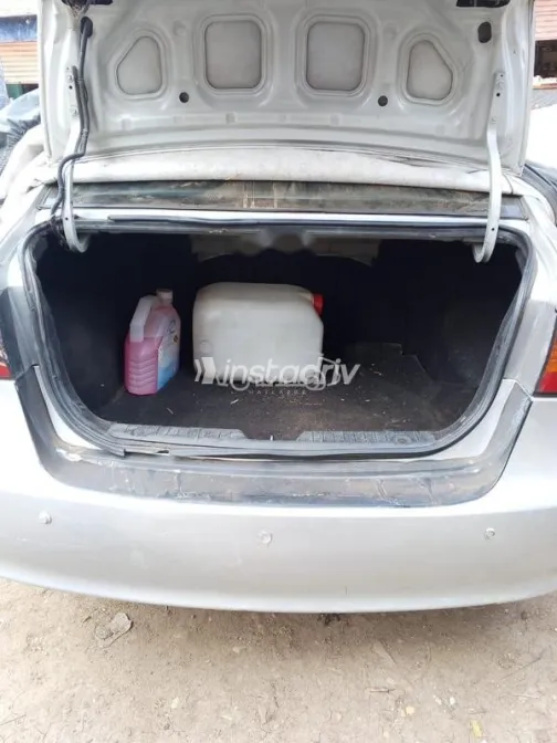 هيونداي افانتي 2008 فضي مستعملة للبيع - 2