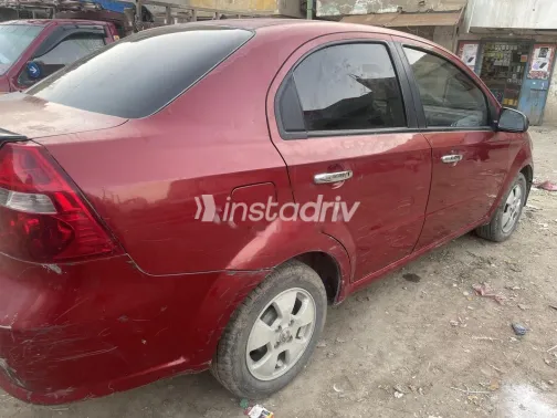 شيفروليه افيو 2016 أحمر غامق مستعملة للبيع - 3