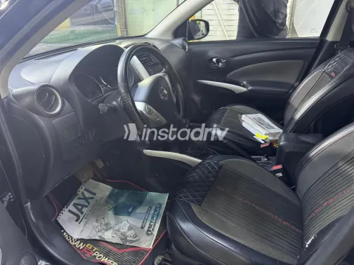 نيسان صنى 2023 أسود مستعملة للبيع - 10