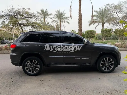 جيب جراند شيروكي 2017 أبيض مستعملة للبيع - 9