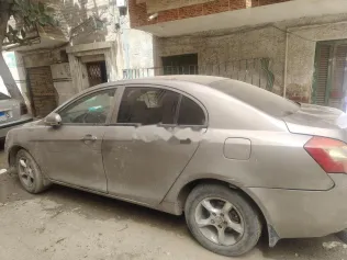 جيلي امجراند 2015 بني مستعملة للبيع