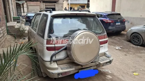 هيونداي سانتامو 2000 أبيض مستعملة للبيع - 3