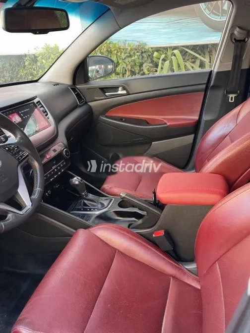 Hyundai Tucson GDI 2019 White Used for Sale - 9