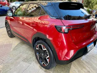 اوبل موكا 2022 أحمر مستعملة للبيع