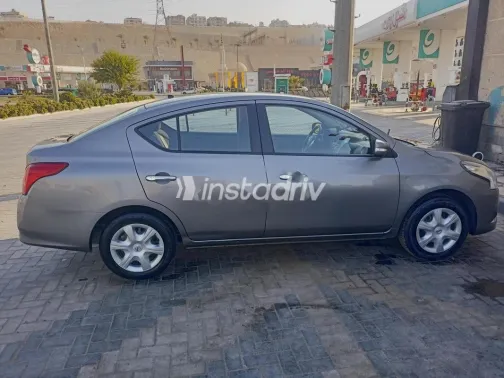 نيسان صنى 2021 أبيض مستعملة للبيع - 3