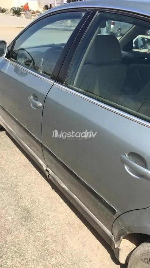 فولكس فاغن باسات 2005 فضي مستعملة للبيع - 5