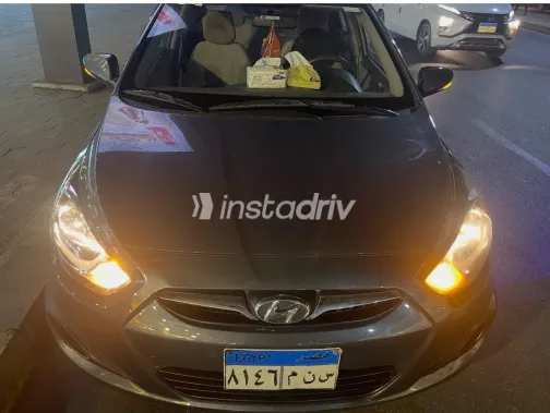 هيونداي اكسنت 2012 أبيض مستعملة للبيع - 1