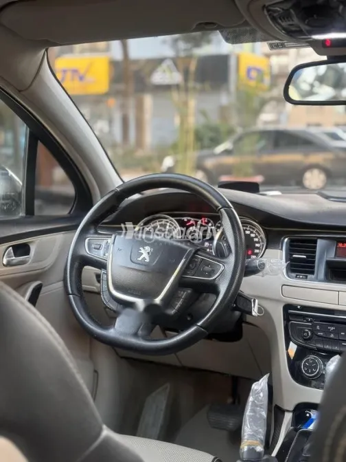 بيجو 504 2012 أسود مستعملة للبيع - 7