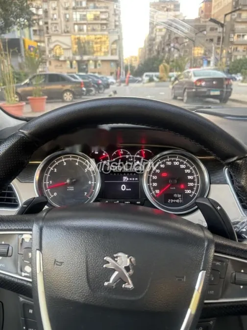 بيجو 504 2012 أسود مستعملة للبيع - 8