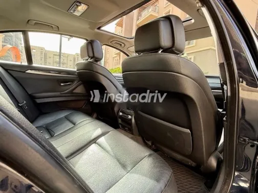 بي ام دبليو 520 2013 أزرق غامق مستعملة للبيع - 9